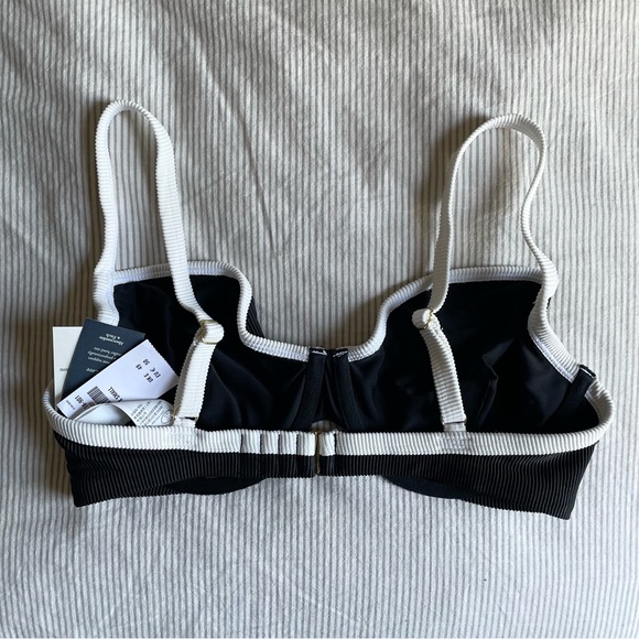 Curve Love 90s Clean Underwire Bikini Top in Black with White Contrast - Picture 2 of 11